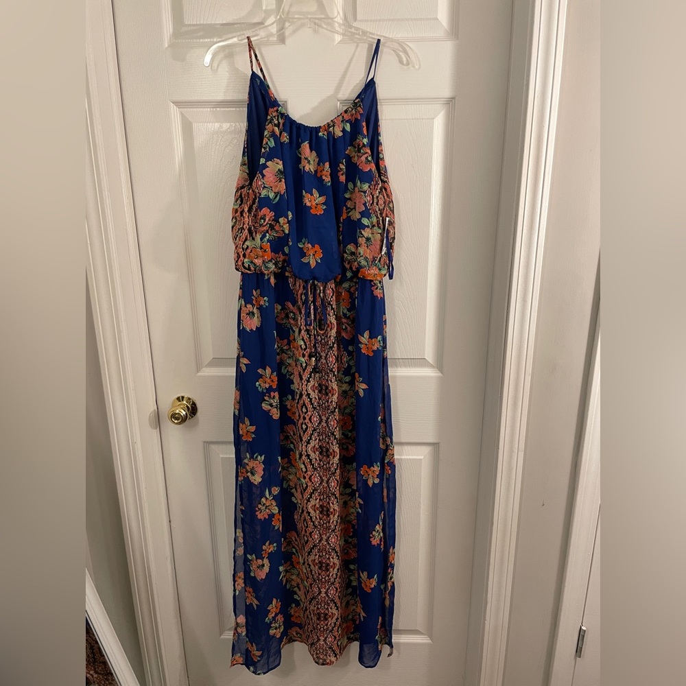NEW Blue Floral Maxi Dress. Junior’s Size XL.